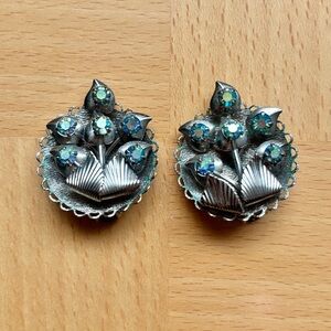 Vintage Aurora Borealis Clip on Earrings